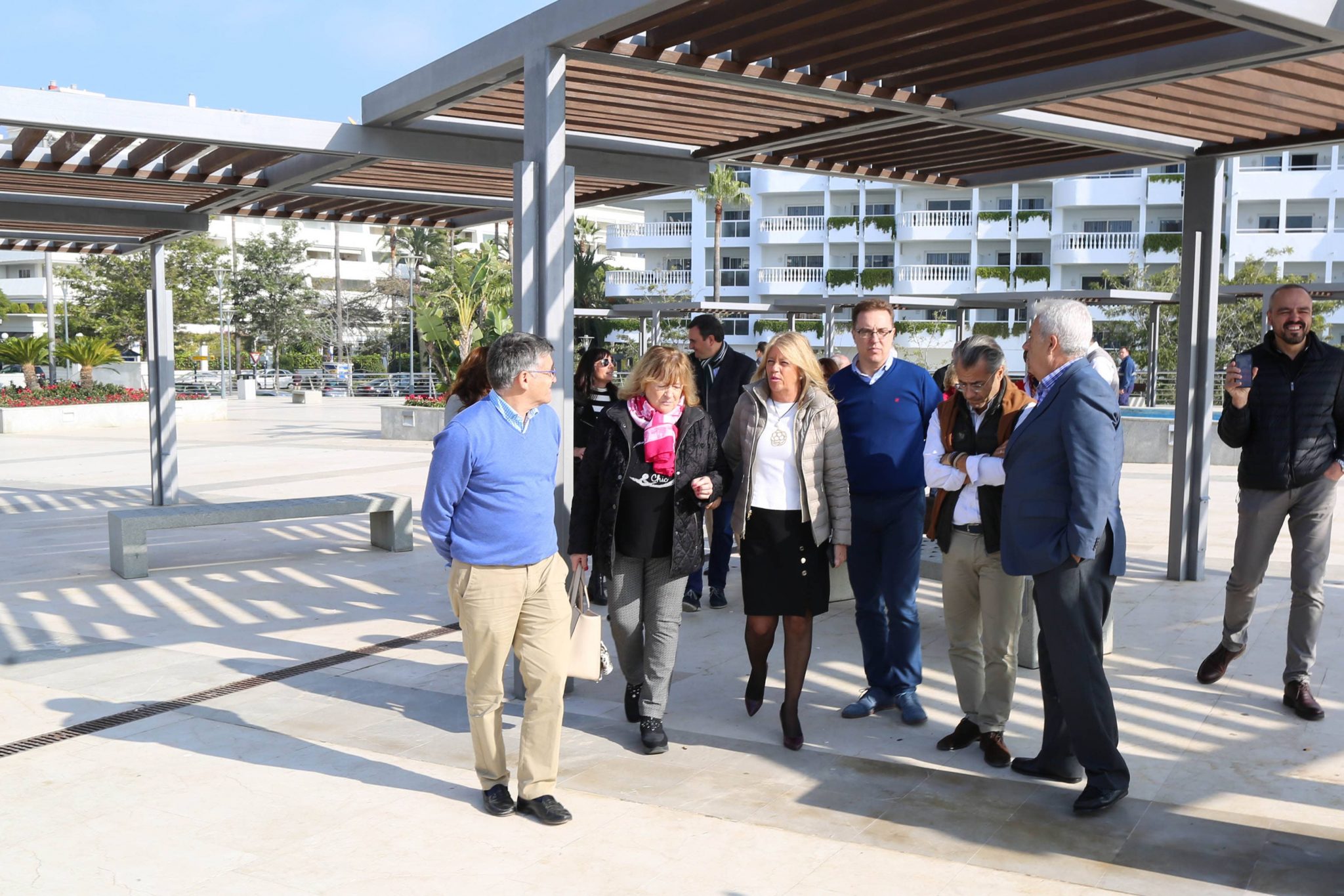 El Ayuntamiento lleva a cabo una recuperación integral de la Plaza del Mar