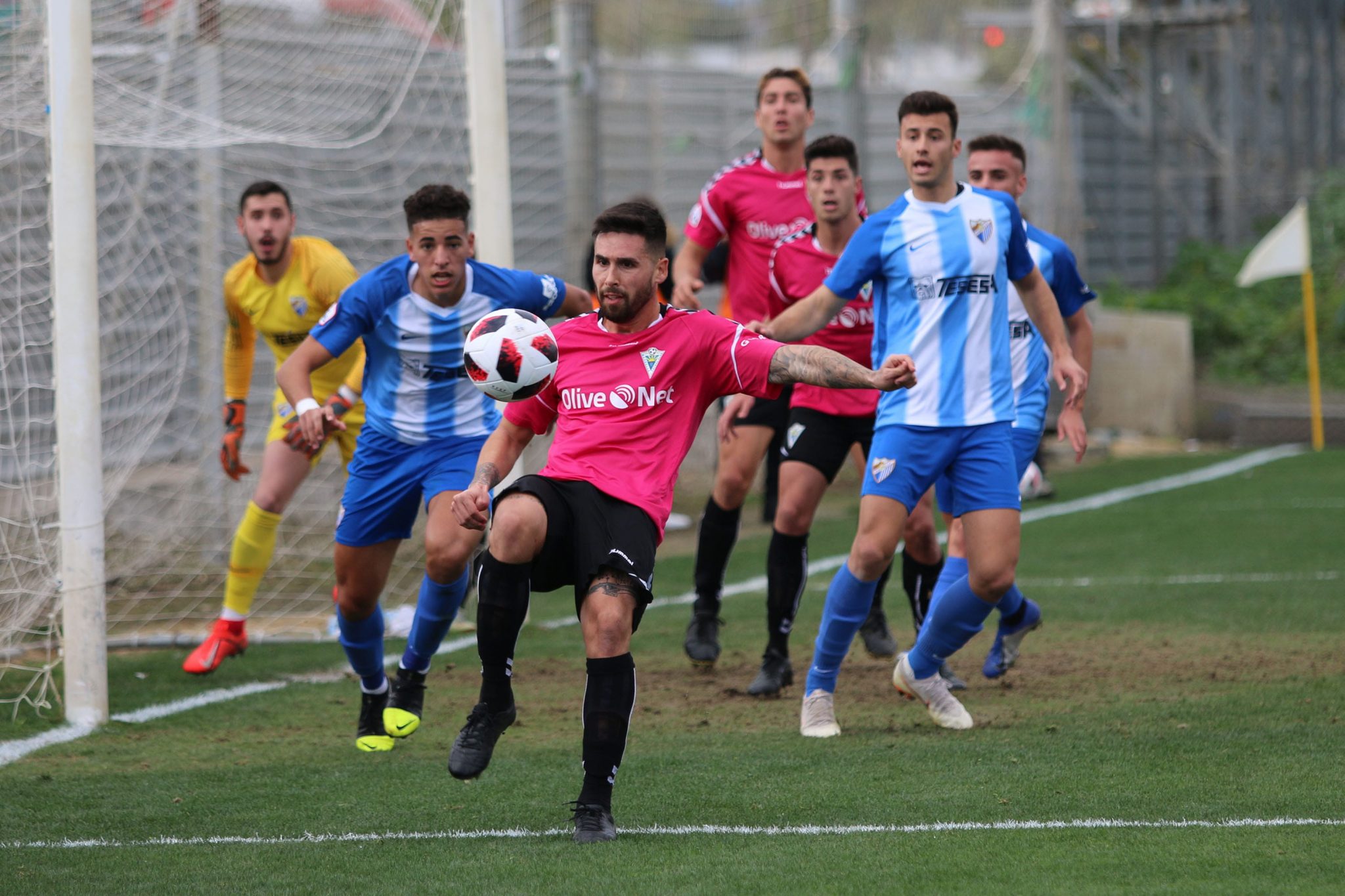 El Marbella F.C. vence al Atlético Malagueño y se asienta en la zona media