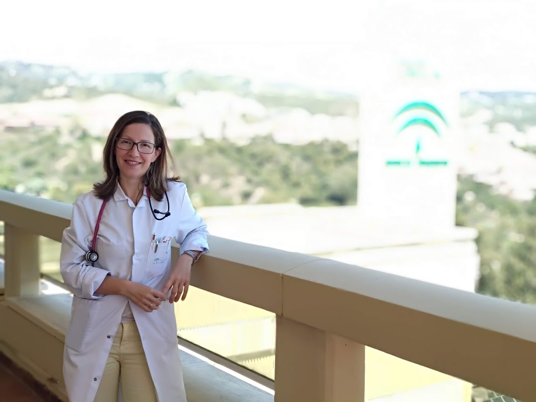 Una oncóloga del Hospital Costa del Sol participa en un nuevo abordaje terapéutico del cáncer