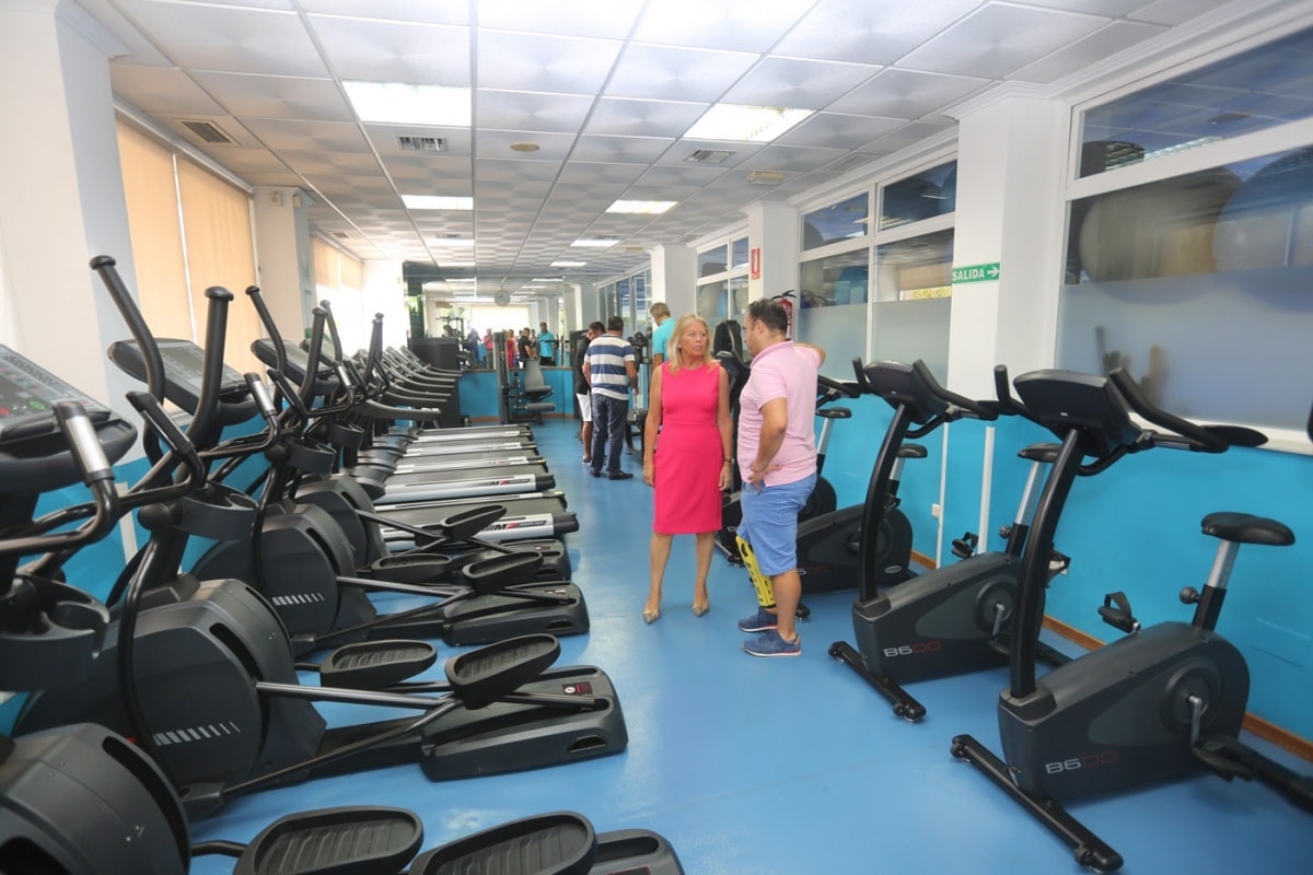 El gimnasio municipal Rafael Vera reabre sus puertas tras la remodelación integral que se ha llevado a cabo para mejorar su accesibilidad y sus prestaciones