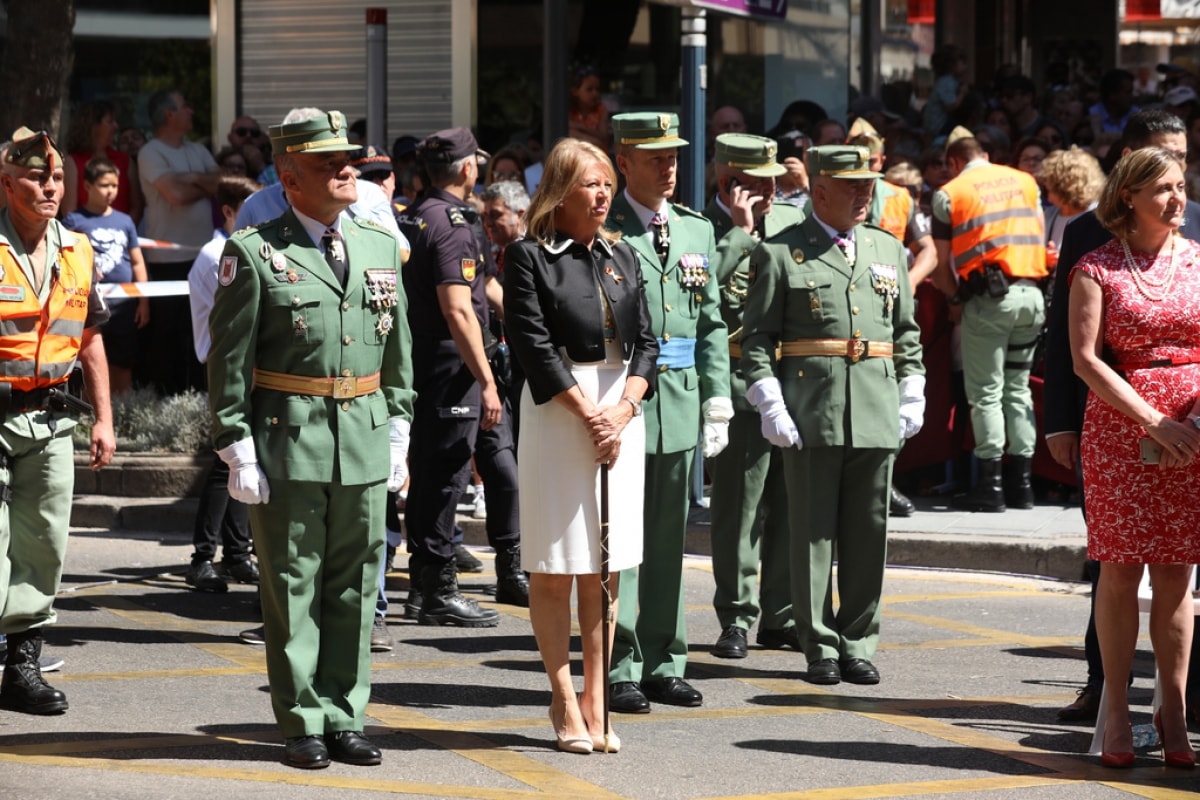 Marbella se vuelca con los actos de la primera Jura de Bandera para personal Civil de su historia