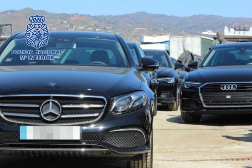 La Policía Nacional desarticula un grupo criminal especializado en blanquear vehículos de lujo