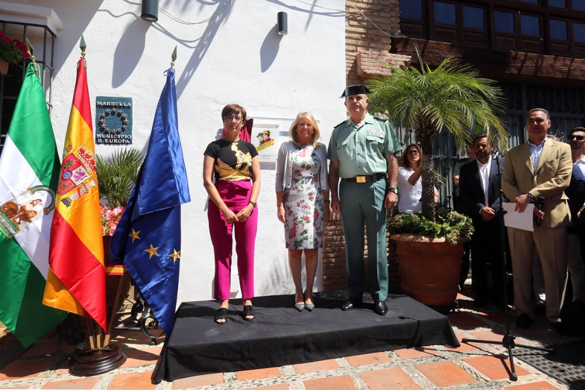 Marbella rinde tributo a la Guardia Civil, con motivo del 175 aniversario de su fundación