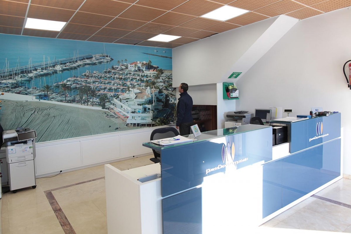 El Puerto Deportivo continúa con las mejoras de sus instalaciones con la reforma y modernización de las oficinas centrales