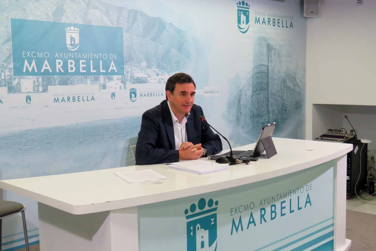 Luz verde a la uniformidad en el sector del taxi de Marbella para la mejora de la calidad del servicio